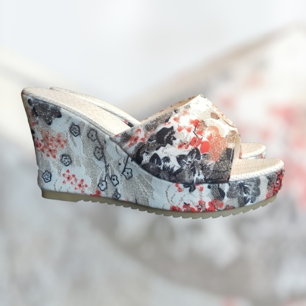 New  floral platform wedges red black cream